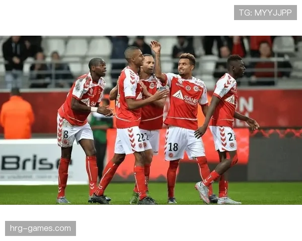 兰斯队防守提升助力球队回暖，力争赛季更佳排名